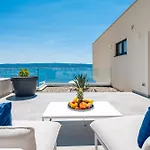 Luxury Boutique Fay, Heated Pool, Jacuzzi, Seaview Near Split And Omis Villa