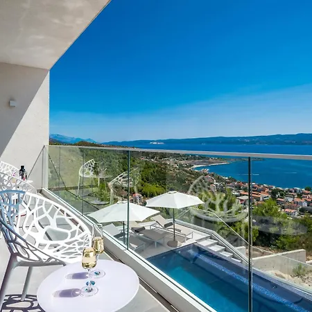 New! Luxury Boutique Fay, Heated Pool, Jacuzzi, Seaview Near Split And Omis