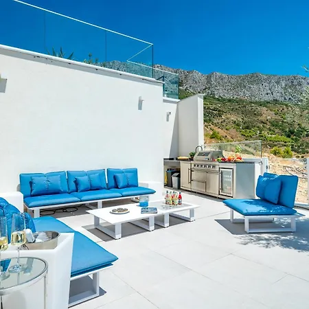 New! Luxury Boutique Fay, Heated Pool, Jacuzzi, Seaview Near Split And Omis
