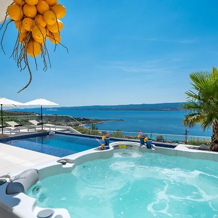 Villa Luxury Boutique Fay, Heated Pool, Jacuzzi, Seaview Near Split And Omis