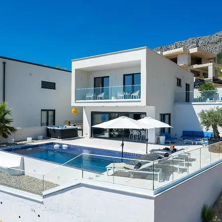 New! Luxury Boutique Fay, Heated Pool, Jacuzzi, Seaview Near Split And Omis Villa