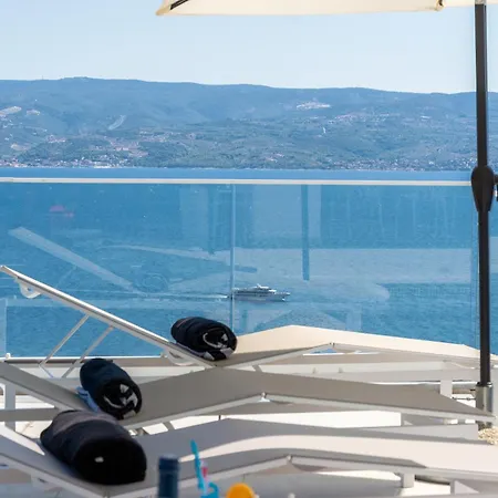 Villa New! Luxury Boutique Fay, Heated Pool, Jacuzzi, Seaview Near Split And Omis
