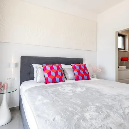 New! Luxury Boutique Fay, Heated Pool, Jacuzzi, Seaview Near Split And Omis *