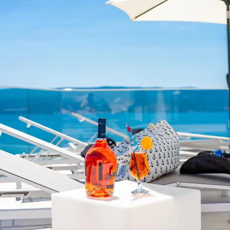 New! Luxury Boutique Fay, Heated Pool, Jacuzzi, Seaview Near Split And Omis Villa *