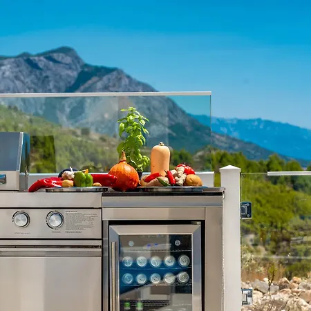 New! Luxury Boutique Fay, Heated Pool, Jacuzzi, Seaview Near Split And Omis *