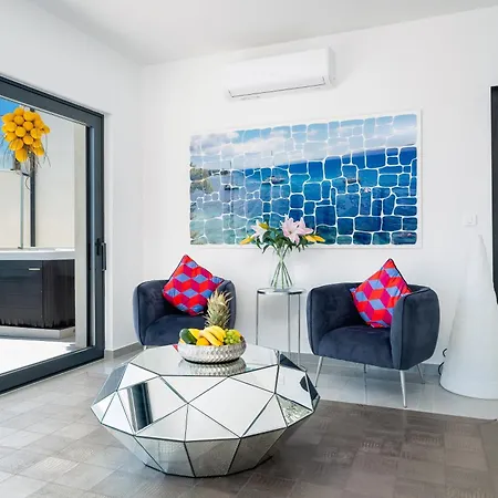New! Luxury Boutique Fay, Heated Pool, Jacuzzi, Seaview Near Split And Omis Villa