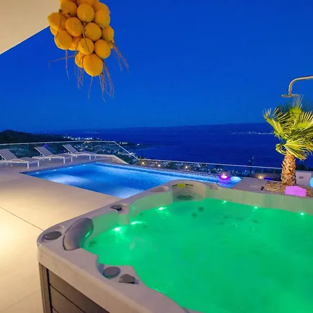 Luxury Boutique Fay, Heated Pool, Jacuzzi, Seaview Near Split And Omis Villa