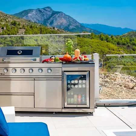 Villa New! Luxury Boutique Fay, Heated Pool, Jacuzzi, Seaview Near Split And Omis Dugi Rat